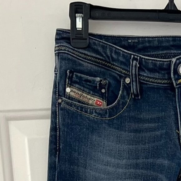 Diesel Woman's Blue Lowky Wash 008la-Stretch Low Rise Jeans Sz 27x32 - Picture 9 of 11